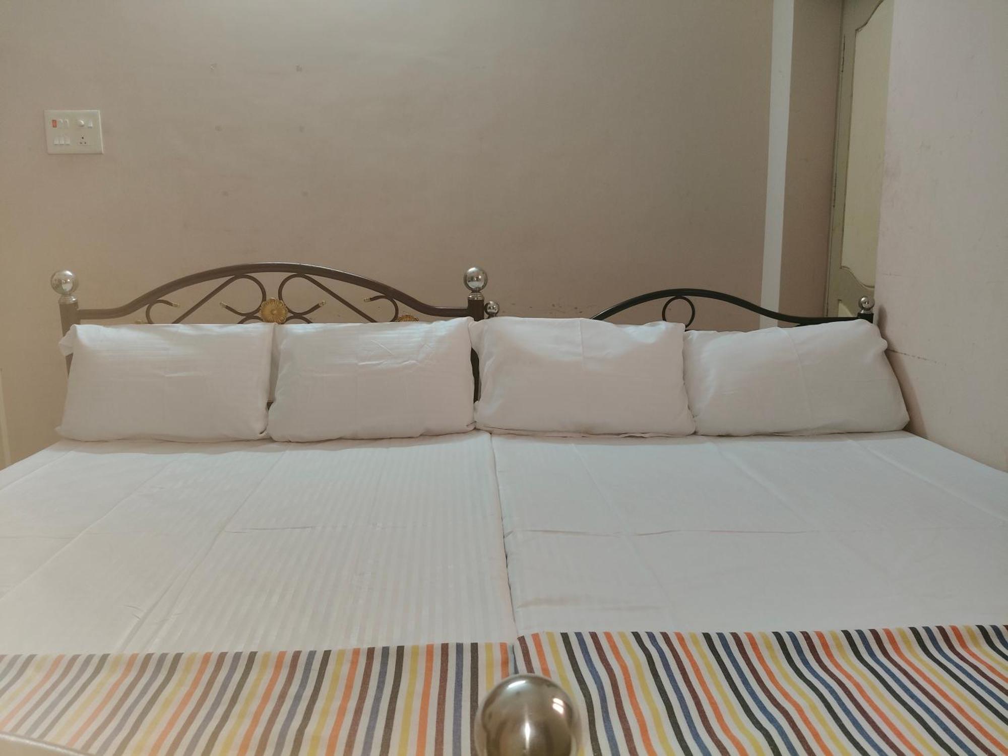 Dheeksha Homestay Tiruvannāmalai Buitenkant foto