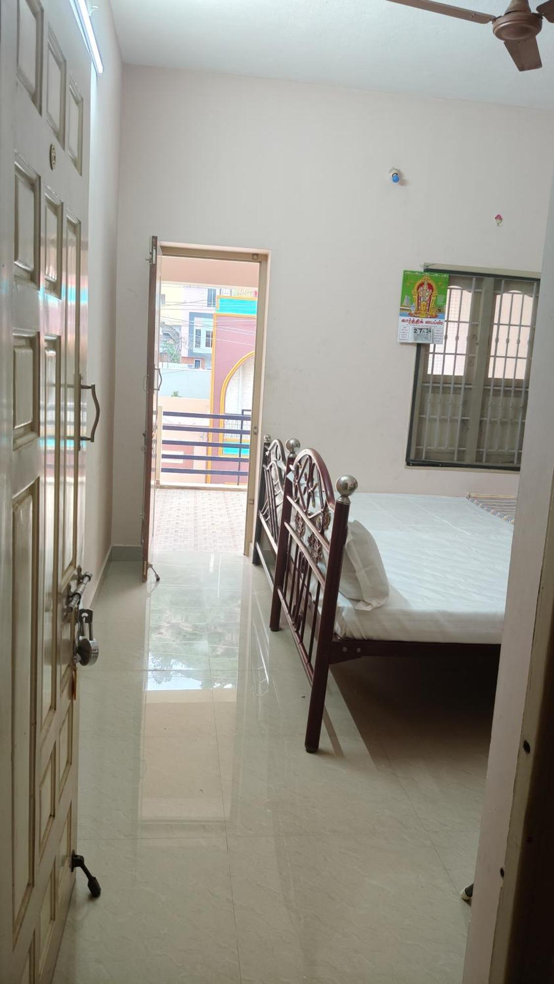 Dheeksha Homestay Tiruvannāmalai Buitenkant foto