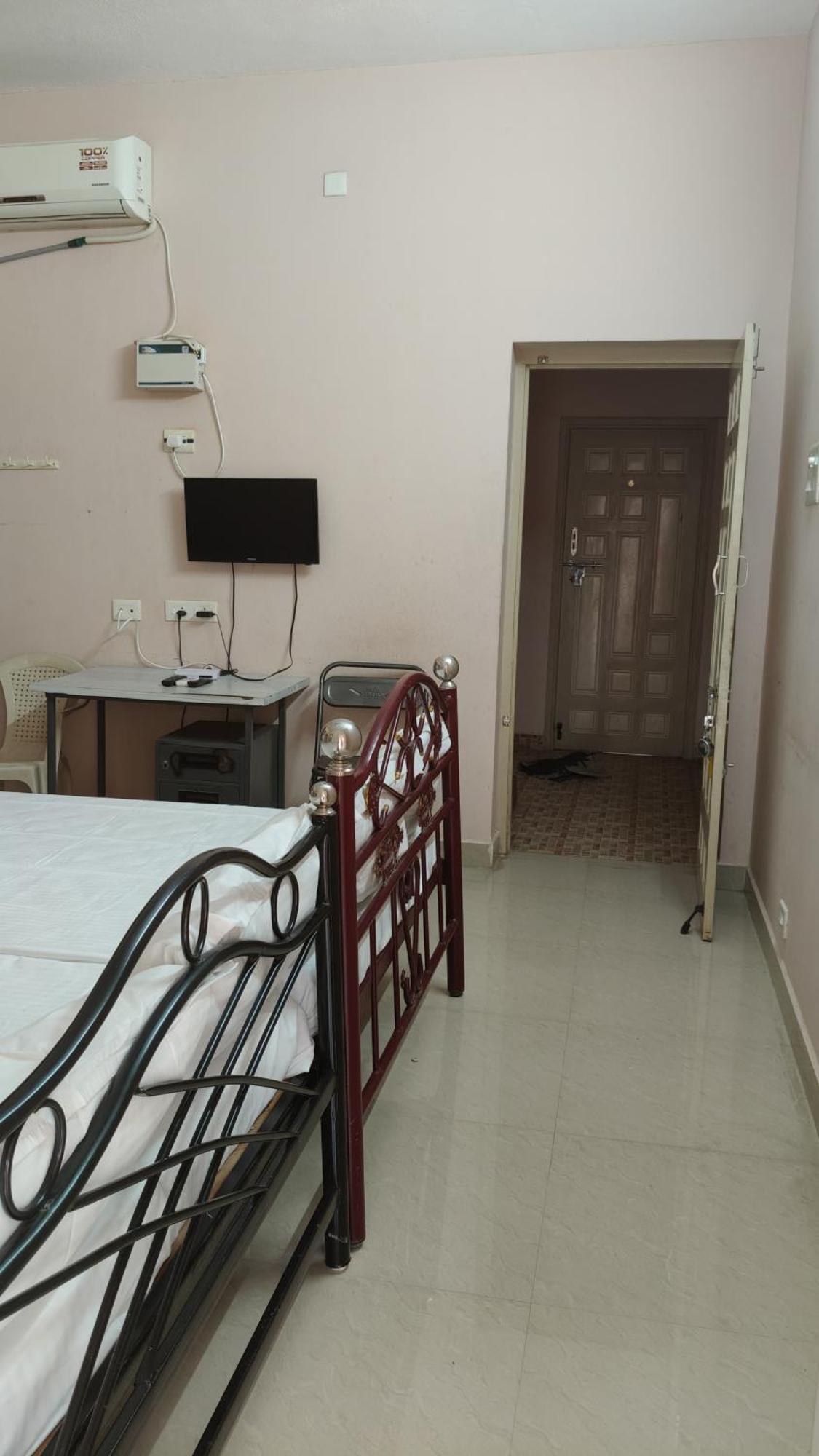 Dheeksha Homestay Tiruvannāmalai Buitenkant foto